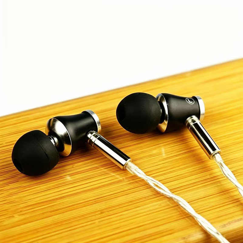 سماعات أذن داخلية عالية الدقة  - مراجعة Type C Wired Earphones With Mic وسعره